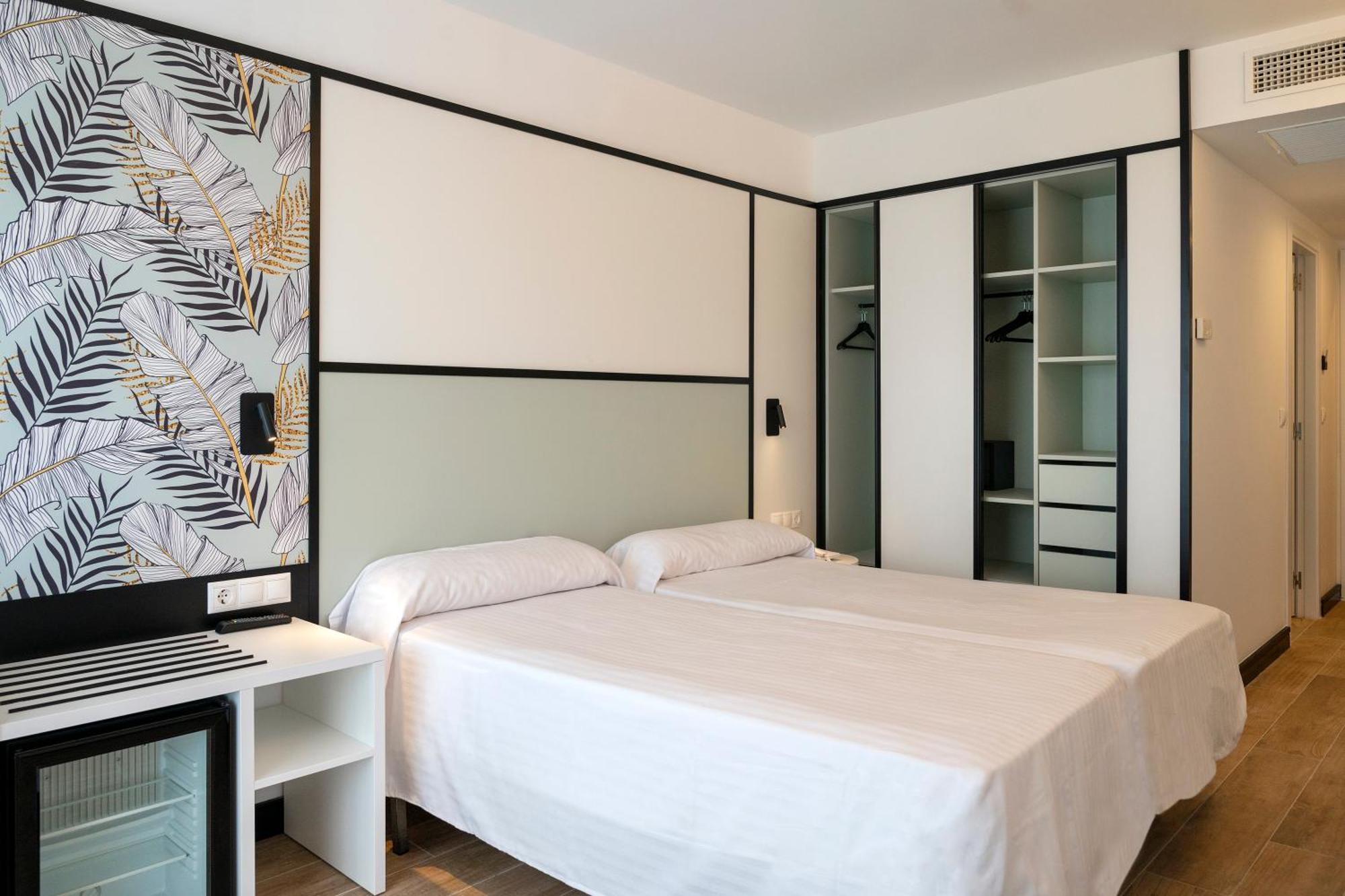 Medplaya Hotel Calypso Salou Bagian luar foto