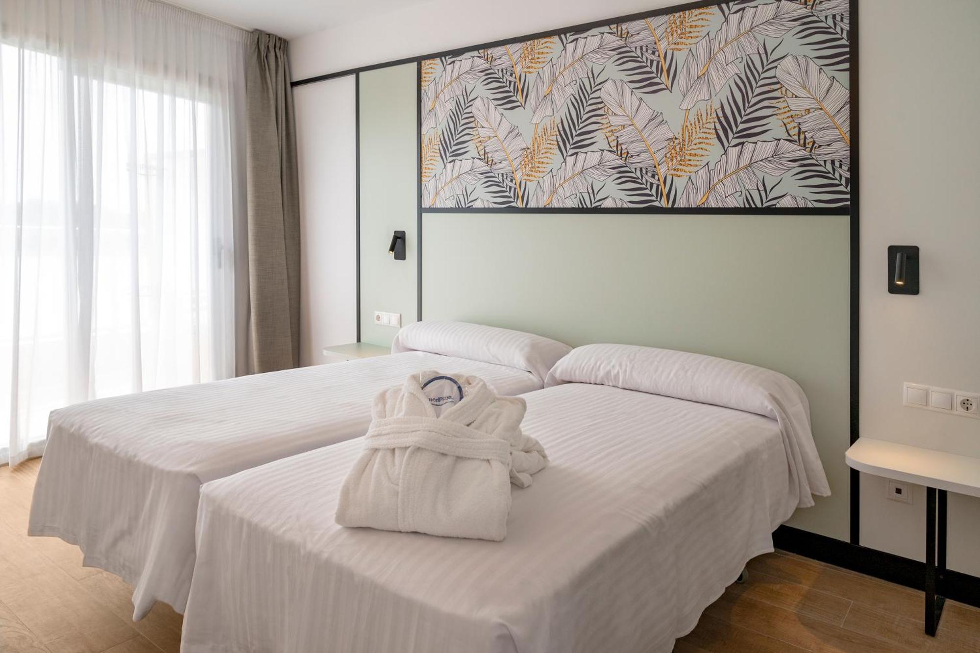 Medplaya Hotel Calypso Salou Bagian luar foto